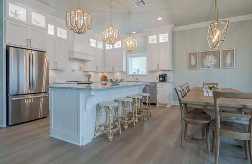 Crystal Beach House | The Grand Pearl: Private Pool & Spa ~ Beach Access