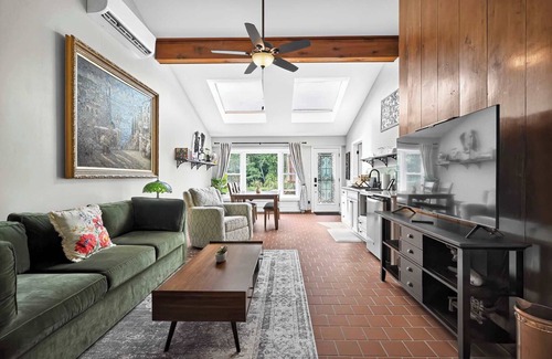 Onondaga House | The Grand Riverhouse