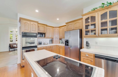 Mi-Wuk Village House | The Grand View- Gorgeous Family Friendly 4 bedroom home with Game Room.