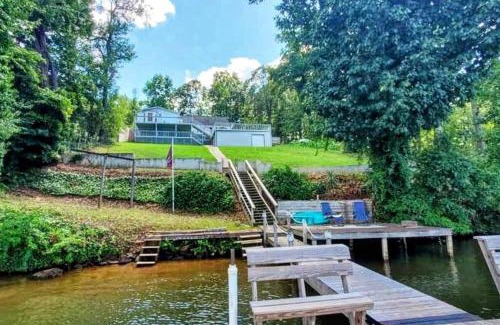 Inman House | The Great Escape - Lakefront Rental with Views