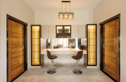 Hosur Apartment | The Green Haven by StayJade2BHKACPoolLawn