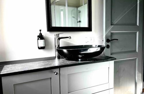 Hornafjörður Apartment | The Greyhouse "Small Apartment"