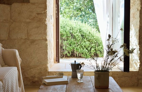 Ostuni Villa | The Guardian, refined trullo with pool surrounded by nature