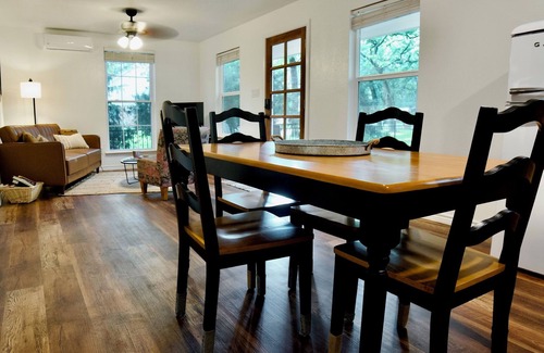 Pecan Acres Cottage | THE GUEST HOUSE AT EAGLE MOUNTAIN LAKE