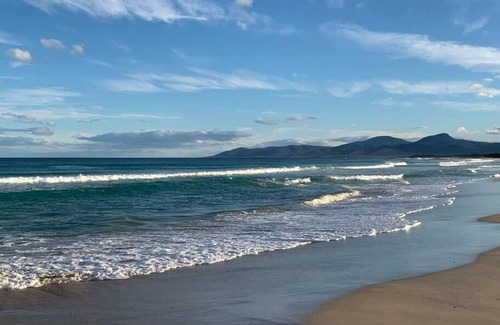 Beaumaris Apartment | The Happy Shack with Ocean Views