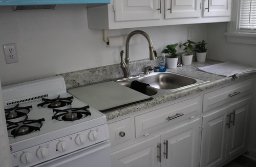 Mosby House | The heart of Richmond Charming 2-bedroom house with WiFi, AC Free parking