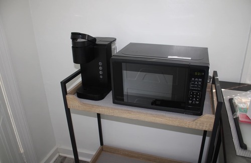 Mosby House | The heart of Richmond Charming 2-bedroom house with WiFi, AC Free parking