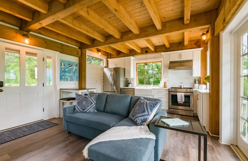 East Sandwich House | The Hideaway: Creekfront & Private Beach