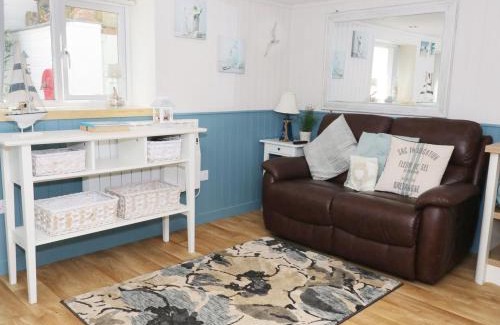 Benllech Apartment | The Hideaway