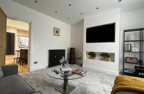 Wadsworth Apartment | The Hideaway