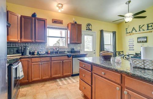 Zwolle House | The Hill-Ton - Lake View, Across from 1215 Launch