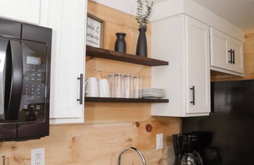 Milroy Cabin | The Hillside Hideaway - Hartman Center