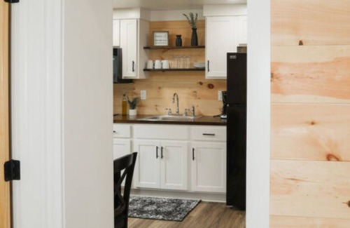 Milroy Cabin | The Hillside Hideaway - Hartman Center