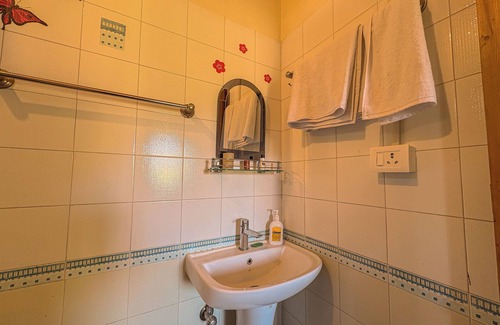 Gagar Hotel | The Himalayan Living - Whispering Oaks