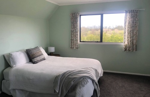 Katikati Cabin | The Homestead at Idyllic Ongare Point