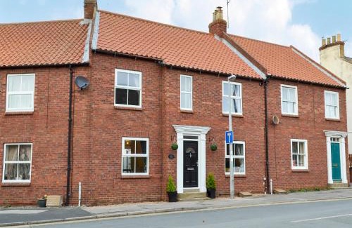 Hornsea House | The Horseshoes