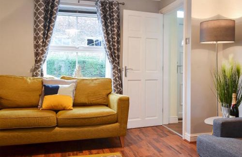 Hornsea House | The Horseshoes