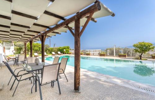 Loutra Oraias Elenis House | The House of Gratitude - Poolside Retreat