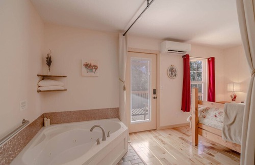 Whitley City Bed & Breakfast | The Inn at Beulah Farm - The Garden