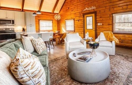 Davis Hotel | The Inn at Canaan