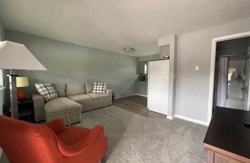 Davis Hotel | The Inn at Canaan