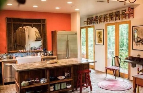 Old West Austin House | The Inn at Jennifer's Gardens