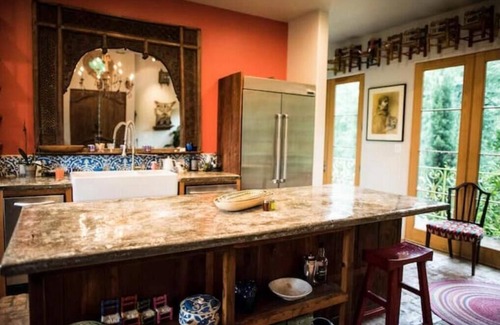 Old West Austin House | The Inn at Jennifer's Gardens