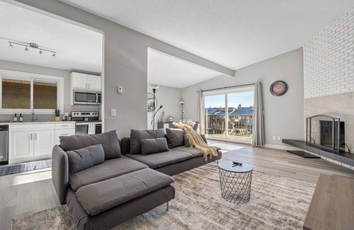 Radisson Heights - Albert Park House | The Jasper - Modern & Spacious!