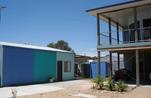 Wallanippie House | The Jewel of the Bay 130 metres from the beach with a view - bright and airy.