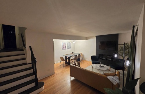 Edgewater House | *The JewelBox* Quiet 3-Bed Townhouse