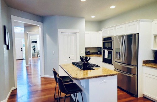 Albany Villa | The Jordan House- outdoor kitchen, very spacious