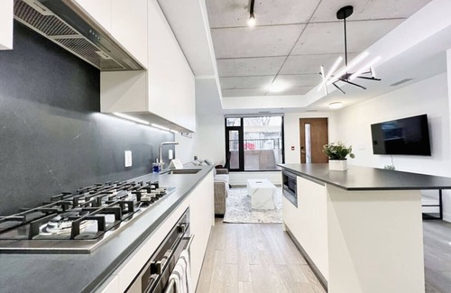 The Junction Hotel | The Junction Nest | Private Patio | Parking