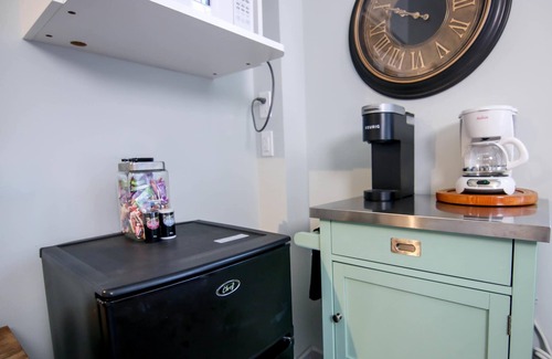 Bracebridge Apartment | The Jypsy Inn - Muskoka Room Bracebridge