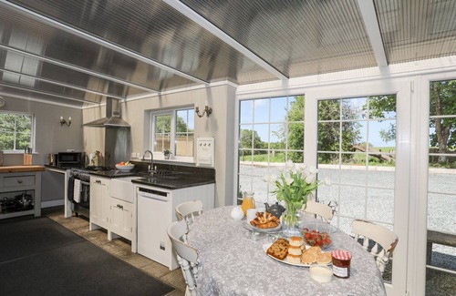 Garn Fadryn Cottage | The Keepers Lodge