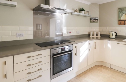 Eaglesham Cottage | THE KIRKLANDS COTTAGE, with a garden in Eaglesham, Glasgow