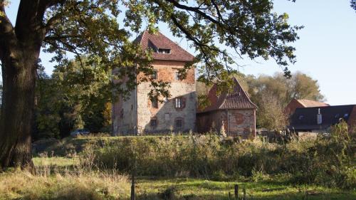 Szprotawa Bed & Breakfast | The knight's castle Zamek Rycerski B&B