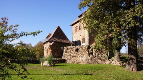 Szprotawa Bed & Breakfast | The knight's castle Zamek Rycerski B&B