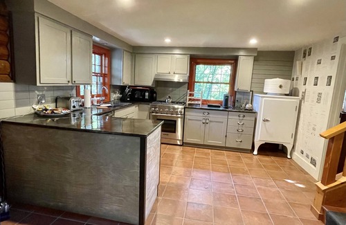 Anderson Valley House | The Knotty Oak - Sugar Pine Cabin - House #2 of 3 Walk to Philo wineries/dinner!