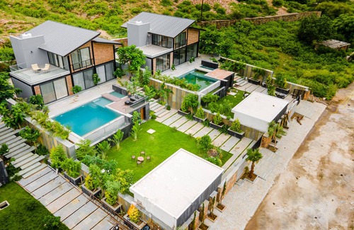 Bedla Villa | The Lake Edge Villa