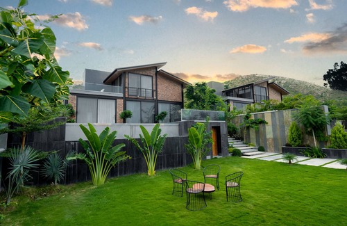 Bedla Villa | The Lake Edge Villa