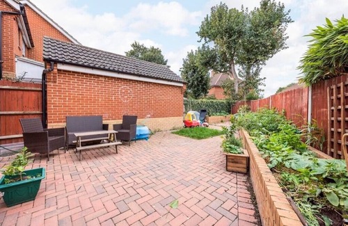 Becontree Apartment | The Lake Hub