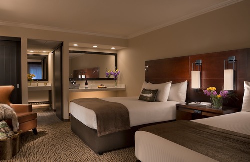 Anchorage Hotel | The Lakefront Anchorage