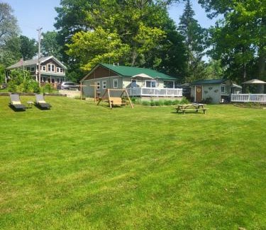 Smyrna House | The Lakefront Cottage on Big Pine Island