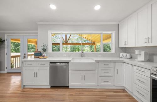 Macon House | The Lakeview