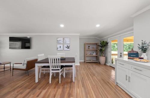 Macon House | The Lakeview