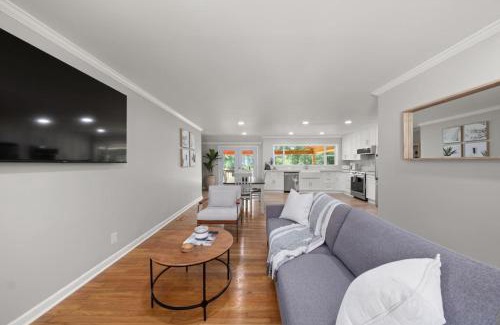 Macon House | The Lakeview