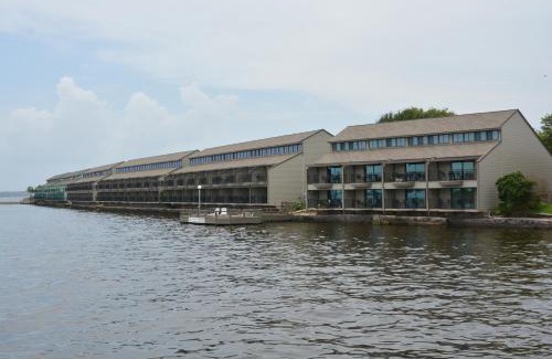 Seven Coves Resort | The Landing at Seven Coves