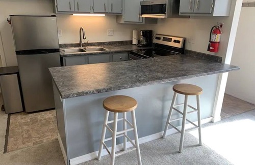 Fairview Apartment | 🚀 The Landing Pad 🛬 Loaded 1 Bedroom Apartment! 🏡