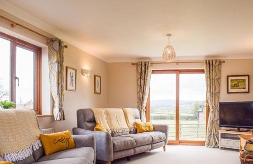 Munslow House | The Larches