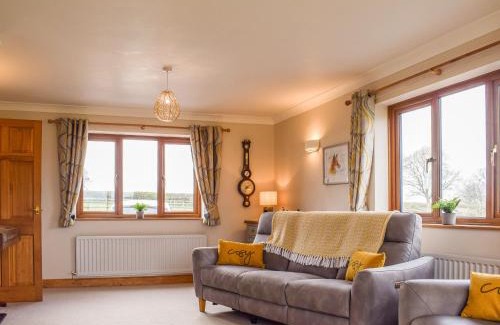 Munslow House | The Larches